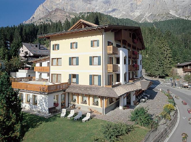 Hotel Jolanda San Martino Di Castrozza Dış mekan fotoğraf